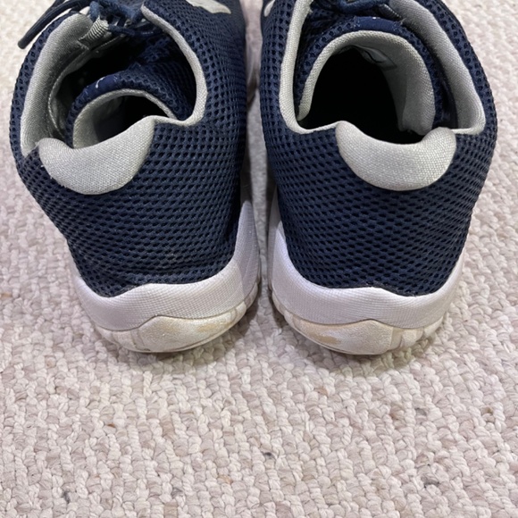 Mens sz 9.5 Jordans main image 5
